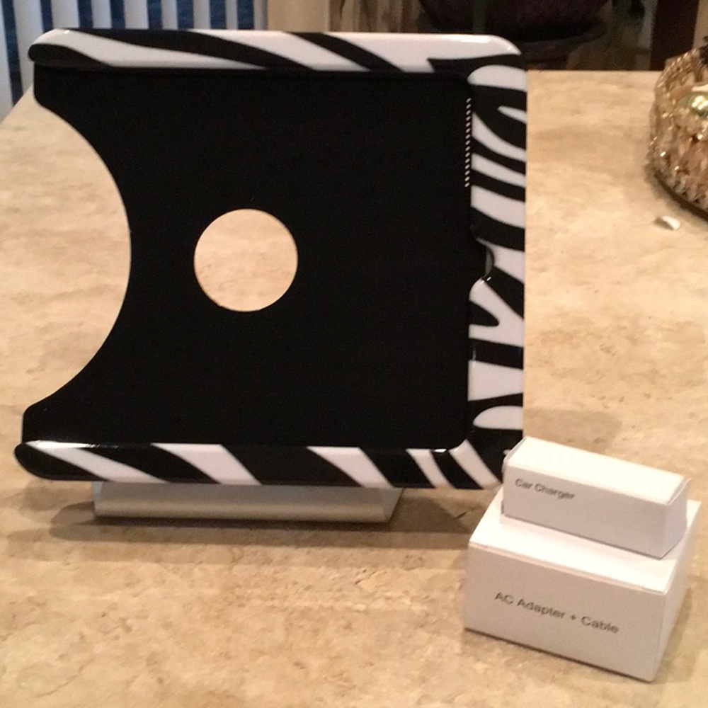 INFOtainment I Pad Charging station